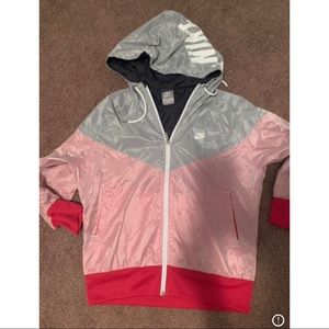 NIKE RUNNING JACKET FITTED WAIST BAND